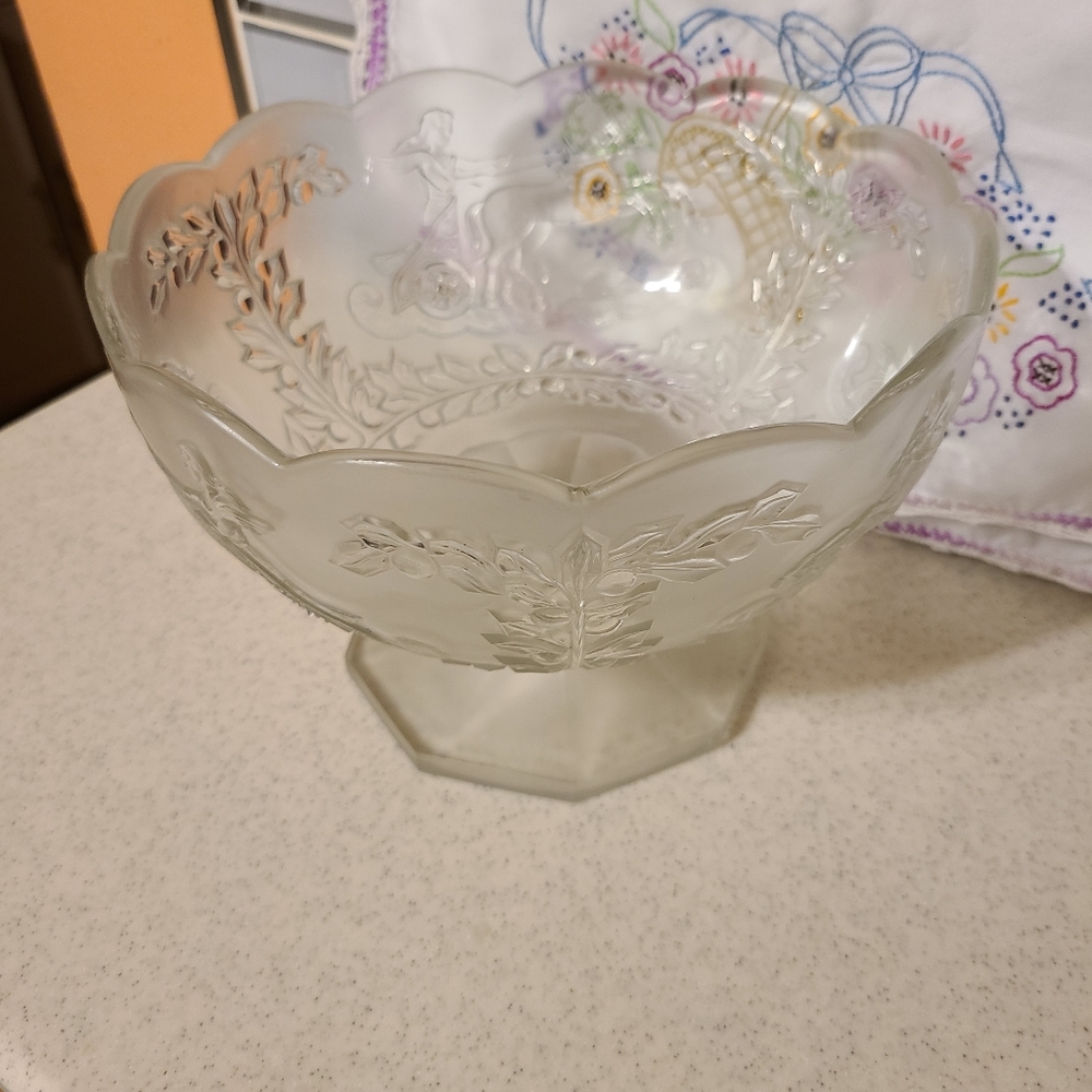 Gorgeous fruit bowl glass vintage